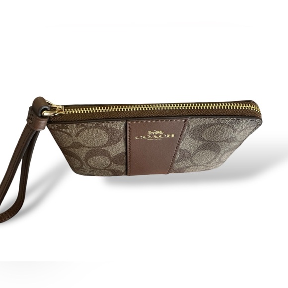 COACH Classic wristlet NEW WITHOUT TAGE - Picture 3 of 5